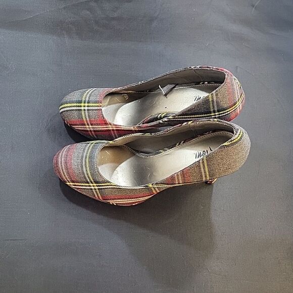 FIONI ROUND TOE SLIP-ON STYLE HIGH HEEL STILETTOS PUMP - Picture 6 of 16